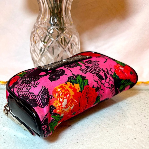 New Betsey Johnson Cosmetic/Accessory Case - Picture 8 of 12